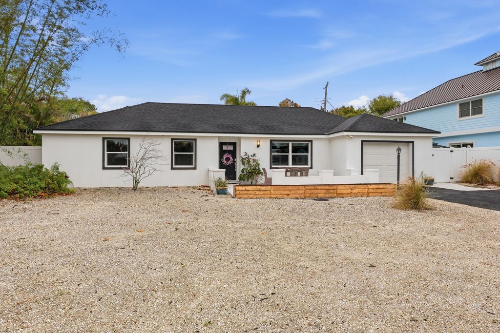 Photo of 1516 Seabrook Road, Jupiter, FL 33469 (MLS # B26004171)