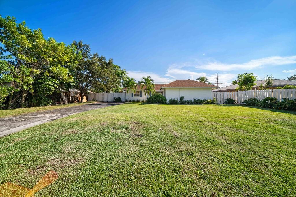 Photo of 518 Kingbird Circle, Delray Beach, FL 33444 (MLS # R11058660)