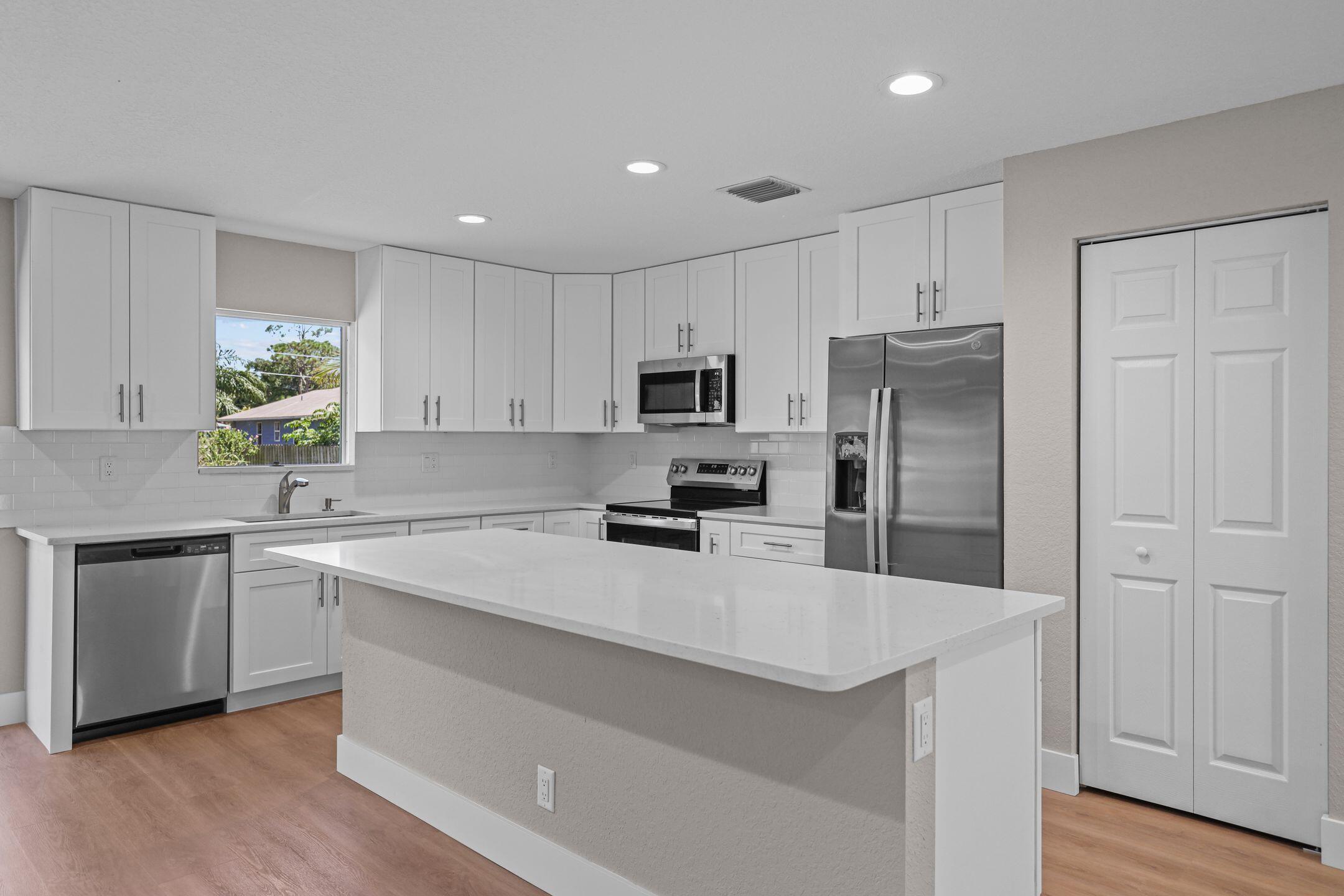 INDIAN RIVER ESTATES UNIT - Residential Lease