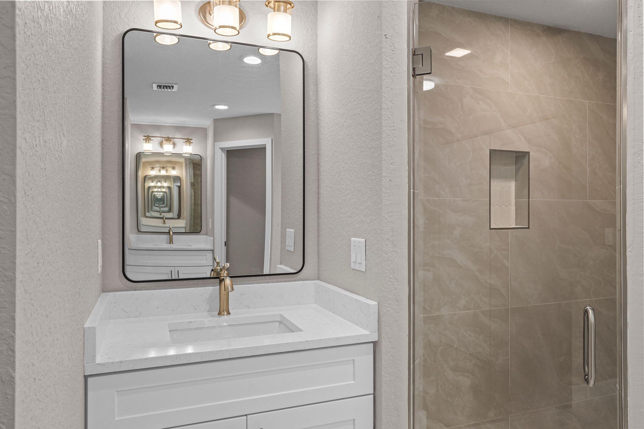 INDIAN RIVER ESTATES UNIT - Residential Lease