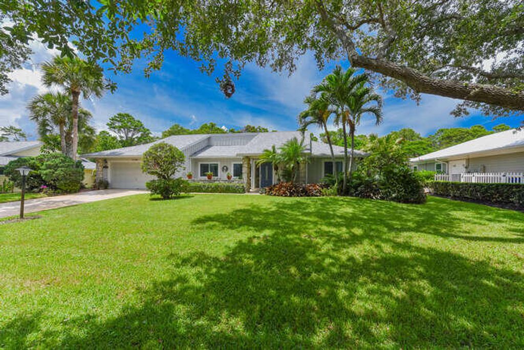 Photo of 12792 SE Royal Troon Court, Hobe Sound, FL 33455 (MLS # R11128658)