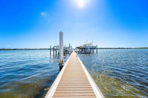 10 Windward Lane Boynton Beach FL 33435