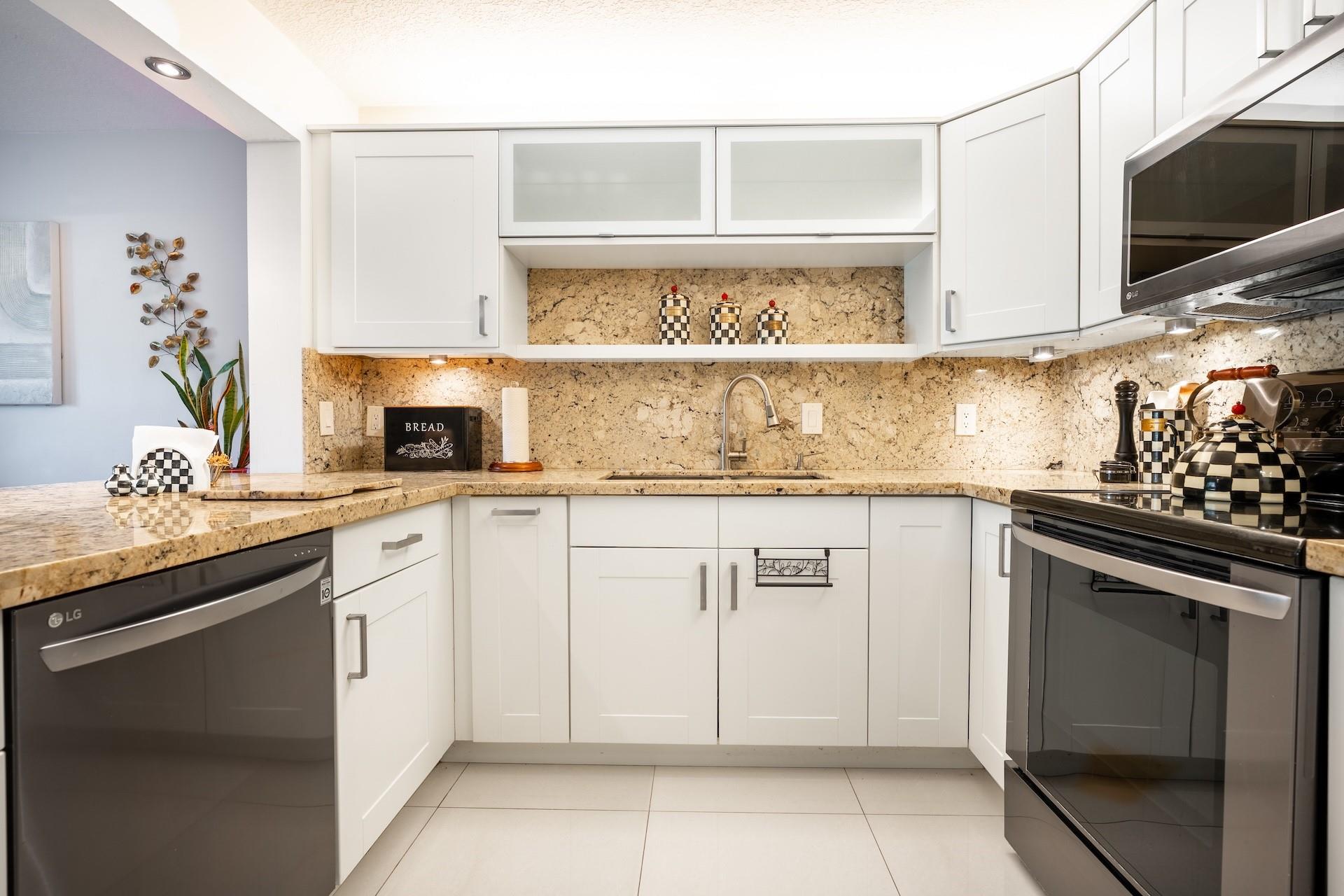 INDEPENDENCE BAY - Residential