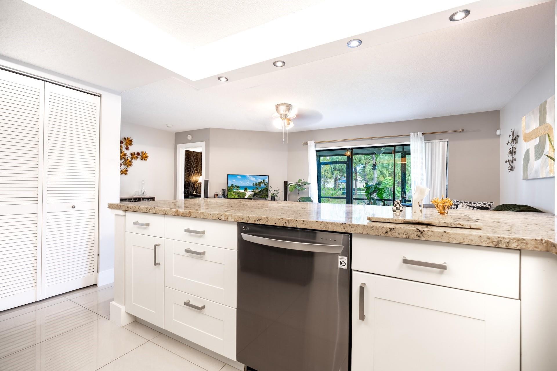 INDEPENDENCE BAY - Residential
