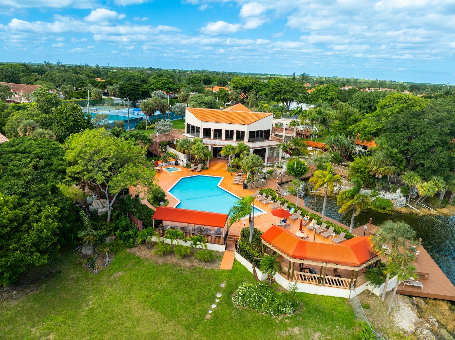 INDEPENDENCE BAY - Residential