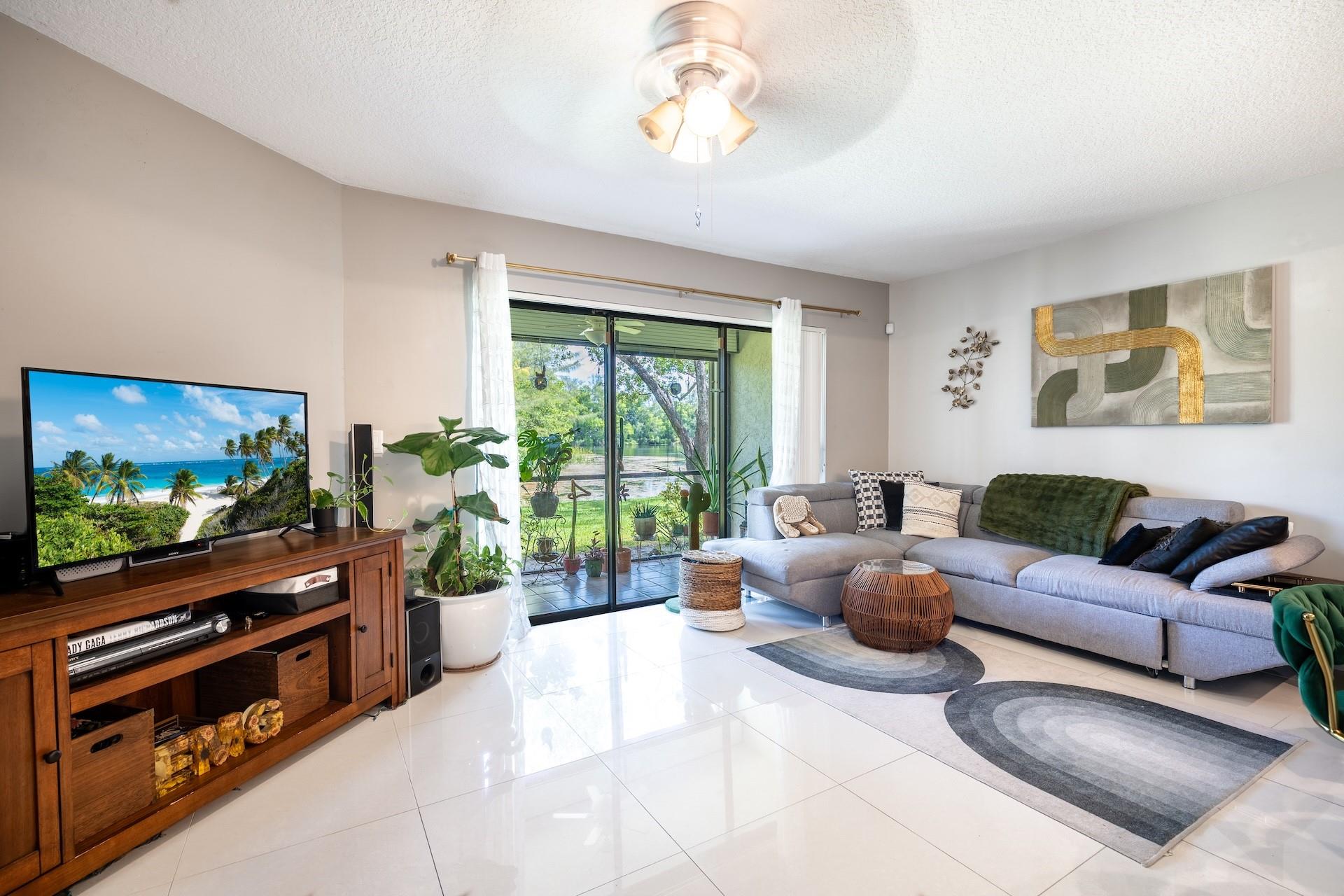 INDEPENDENCE BAY - Residential