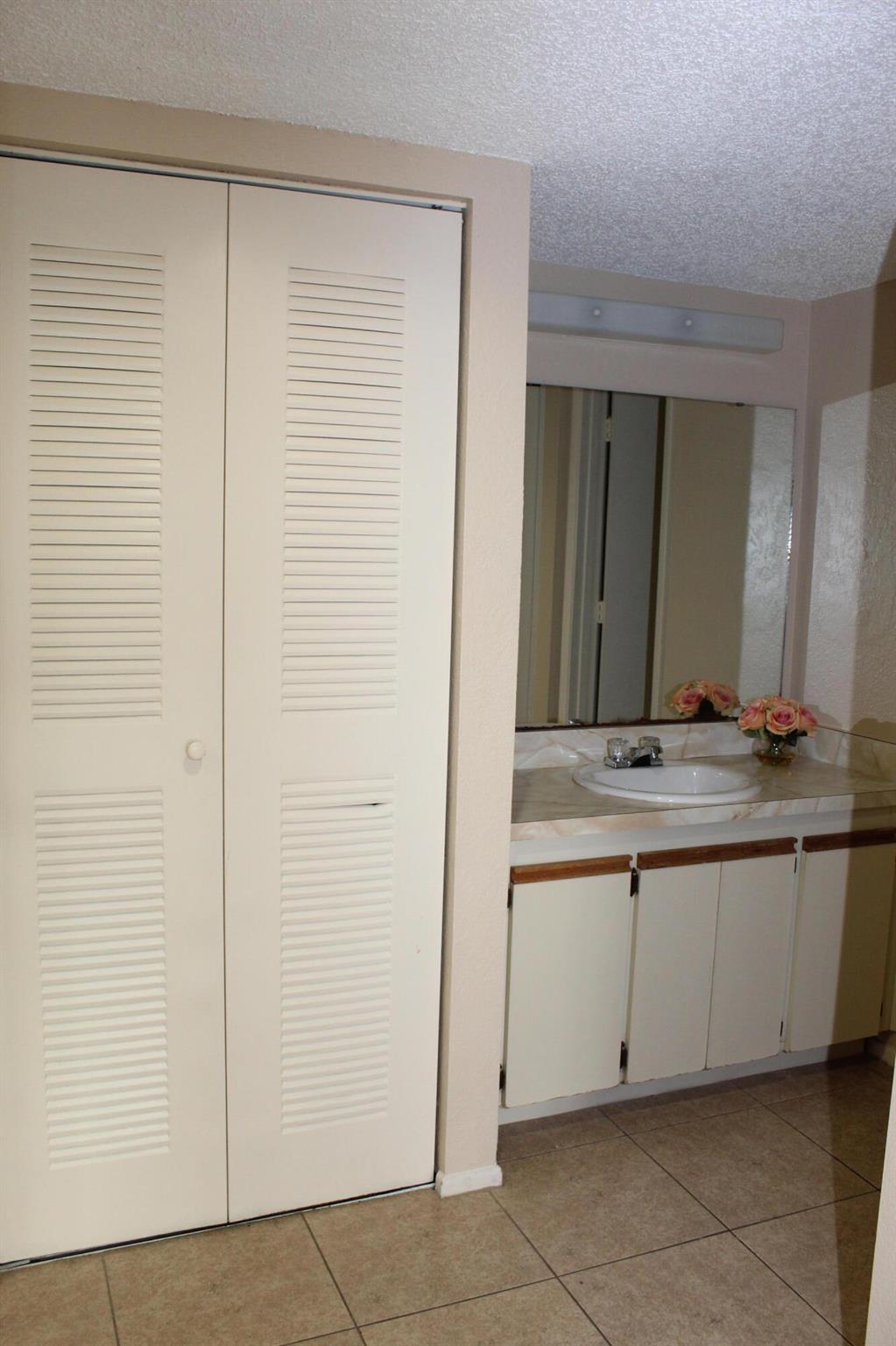 MIDPORT PLACE I, A CONDOM - Residential