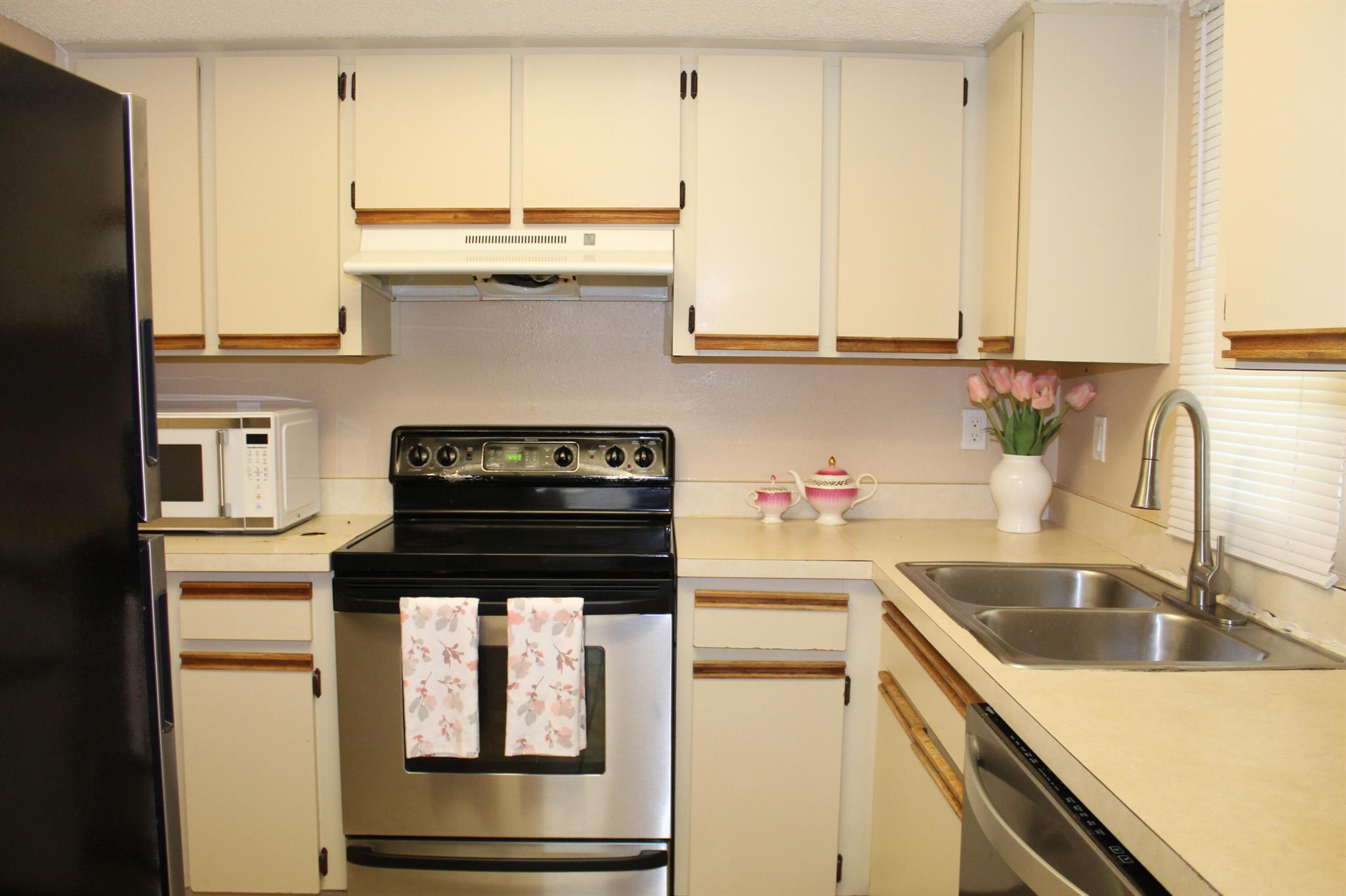 MIDPORT PLACE I, A CONDOM - Residential