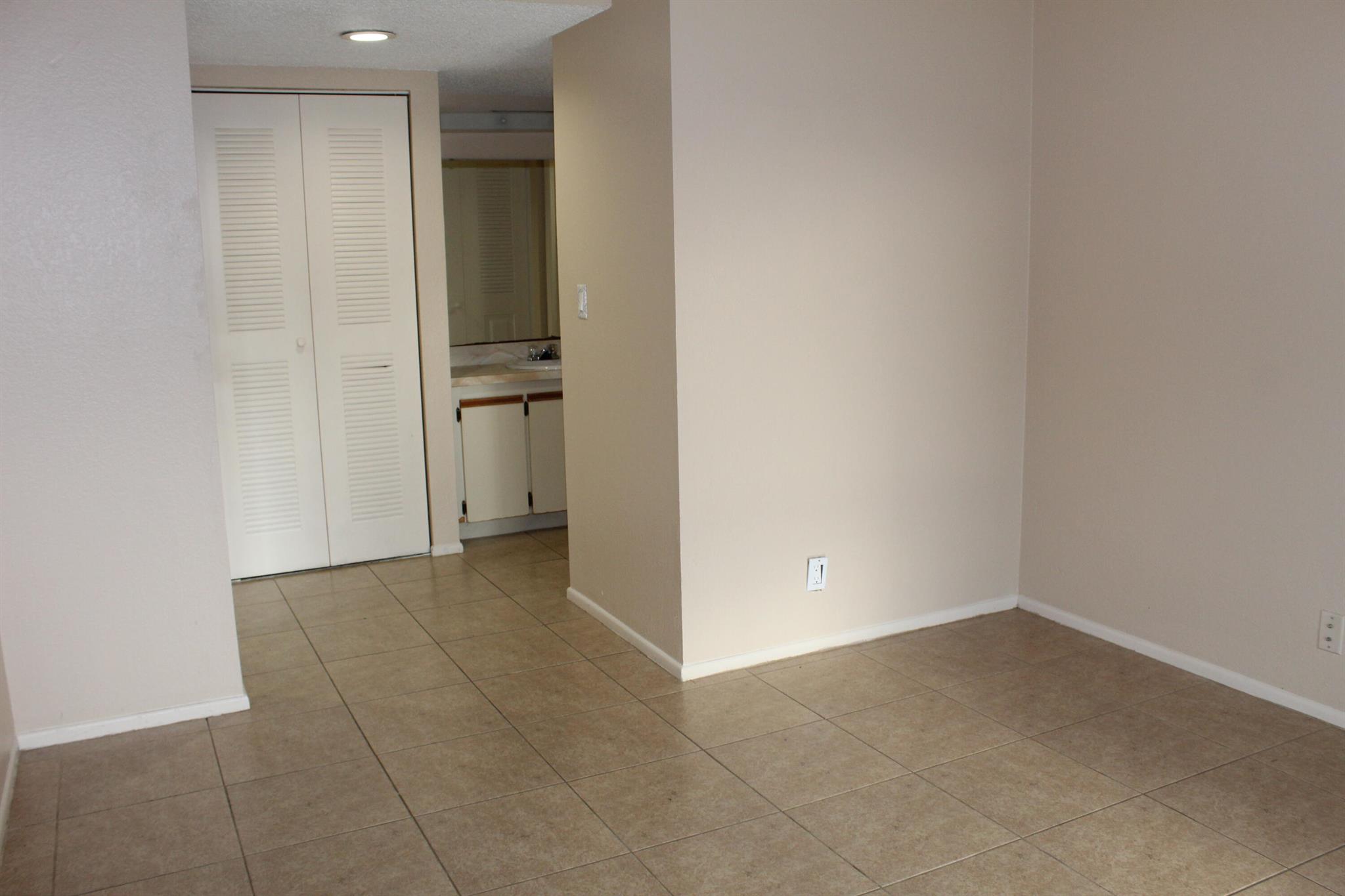 MIDPORT PLACE I, A CONDOM - Residential