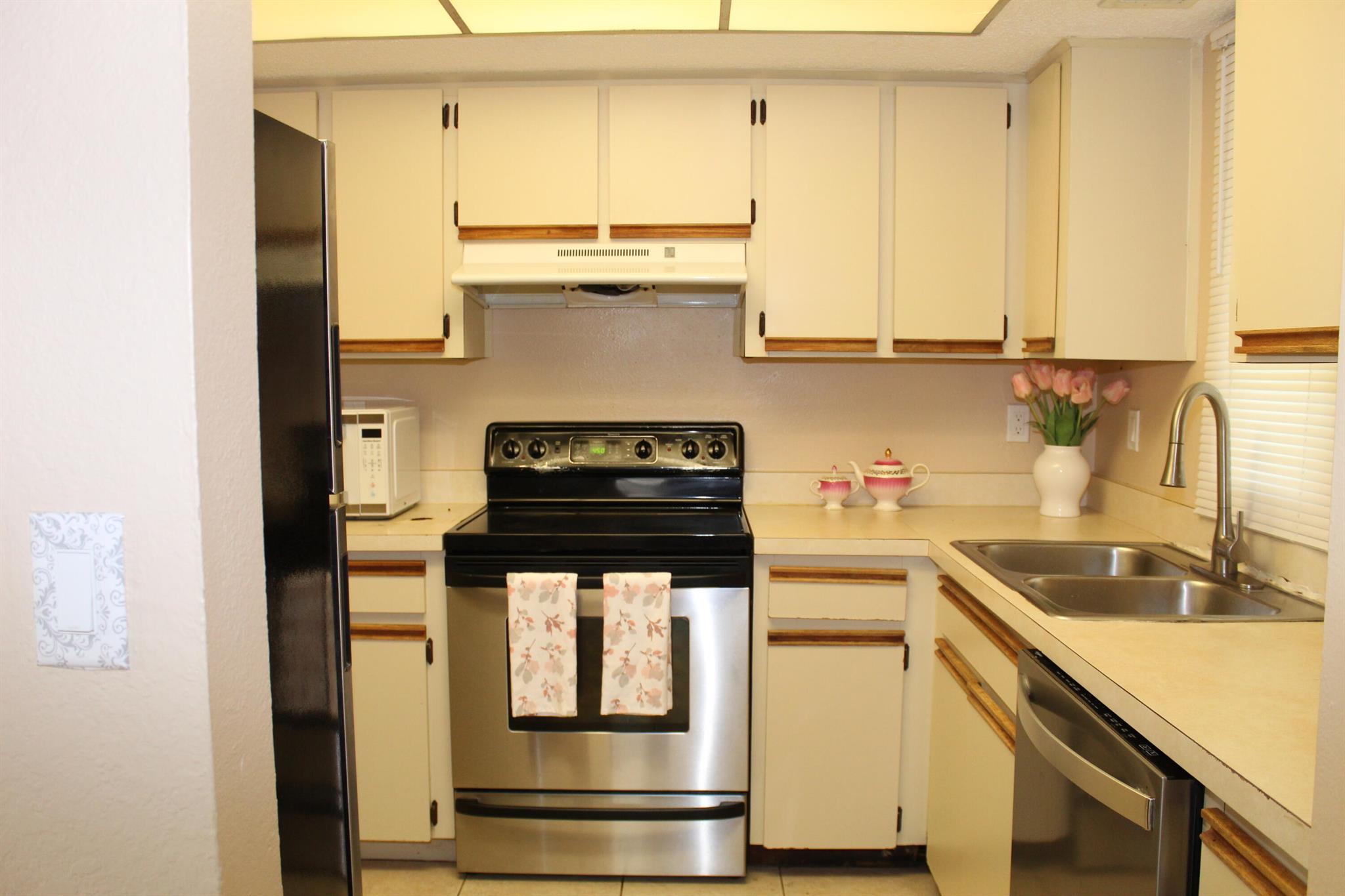 MIDPORT PLACE I, A CONDOM - Residential