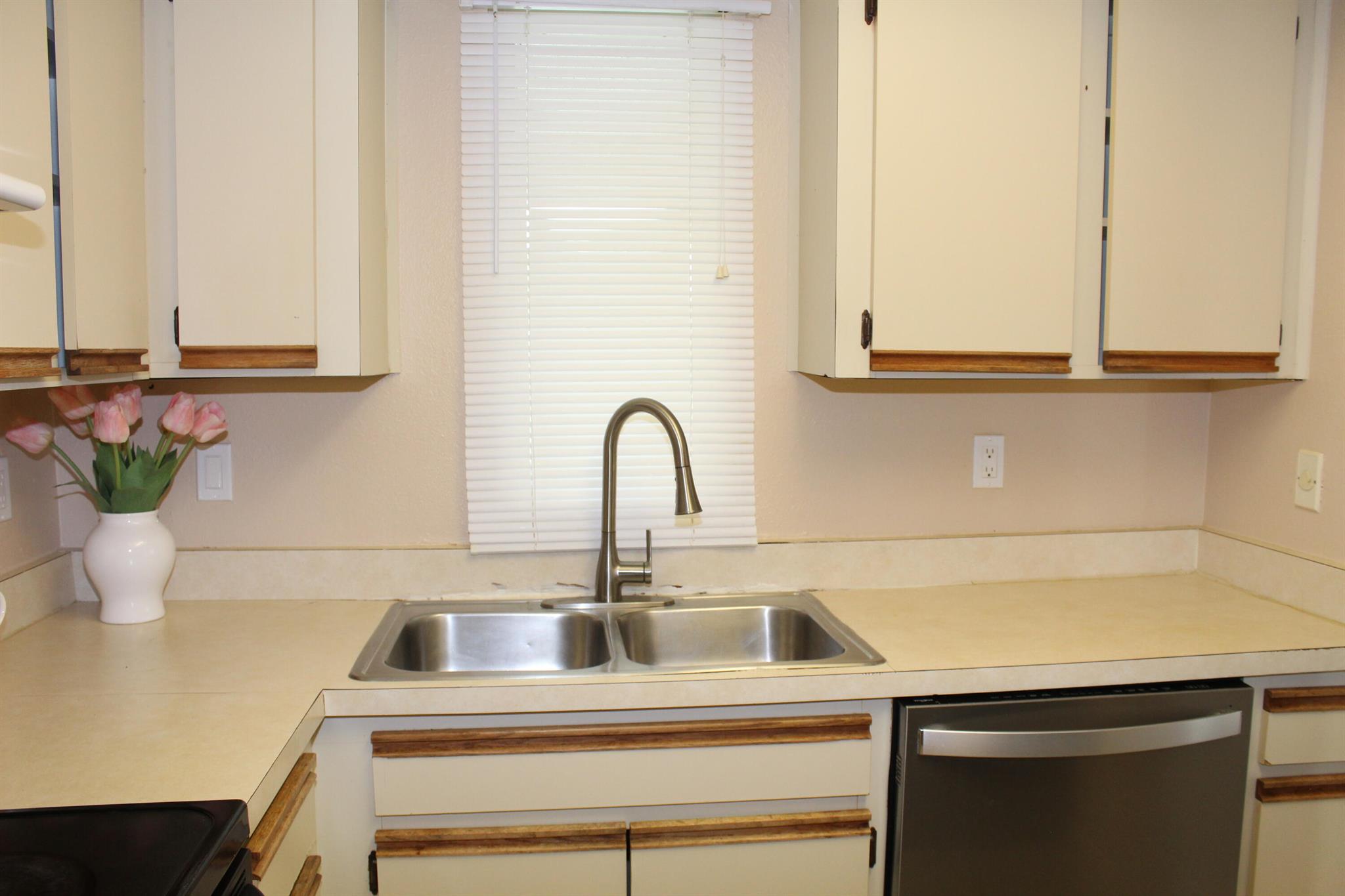 MIDPORT PLACE I, A CONDOM - Residential