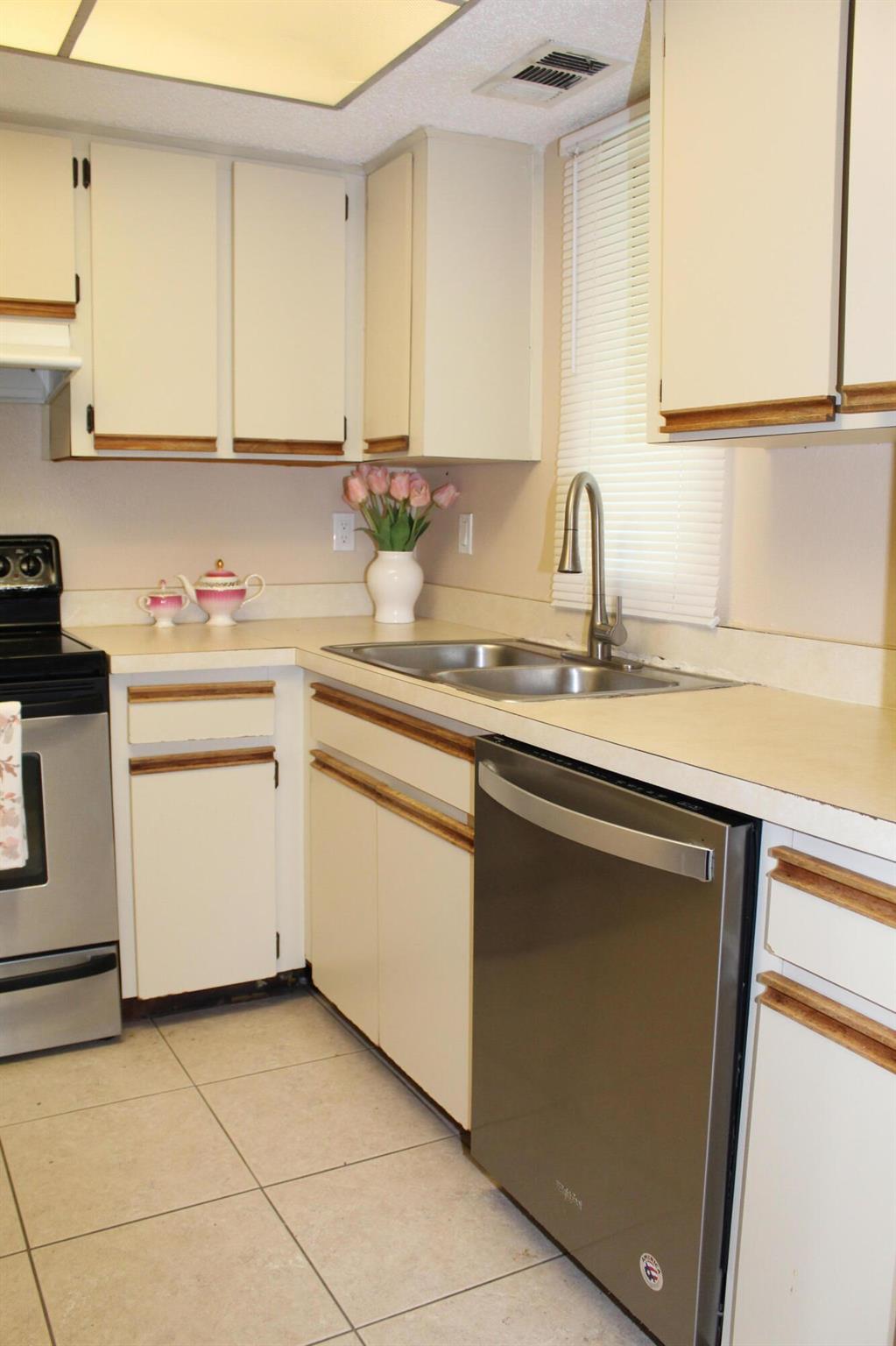 MIDPORT PLACE I, A CONDOM - Residential