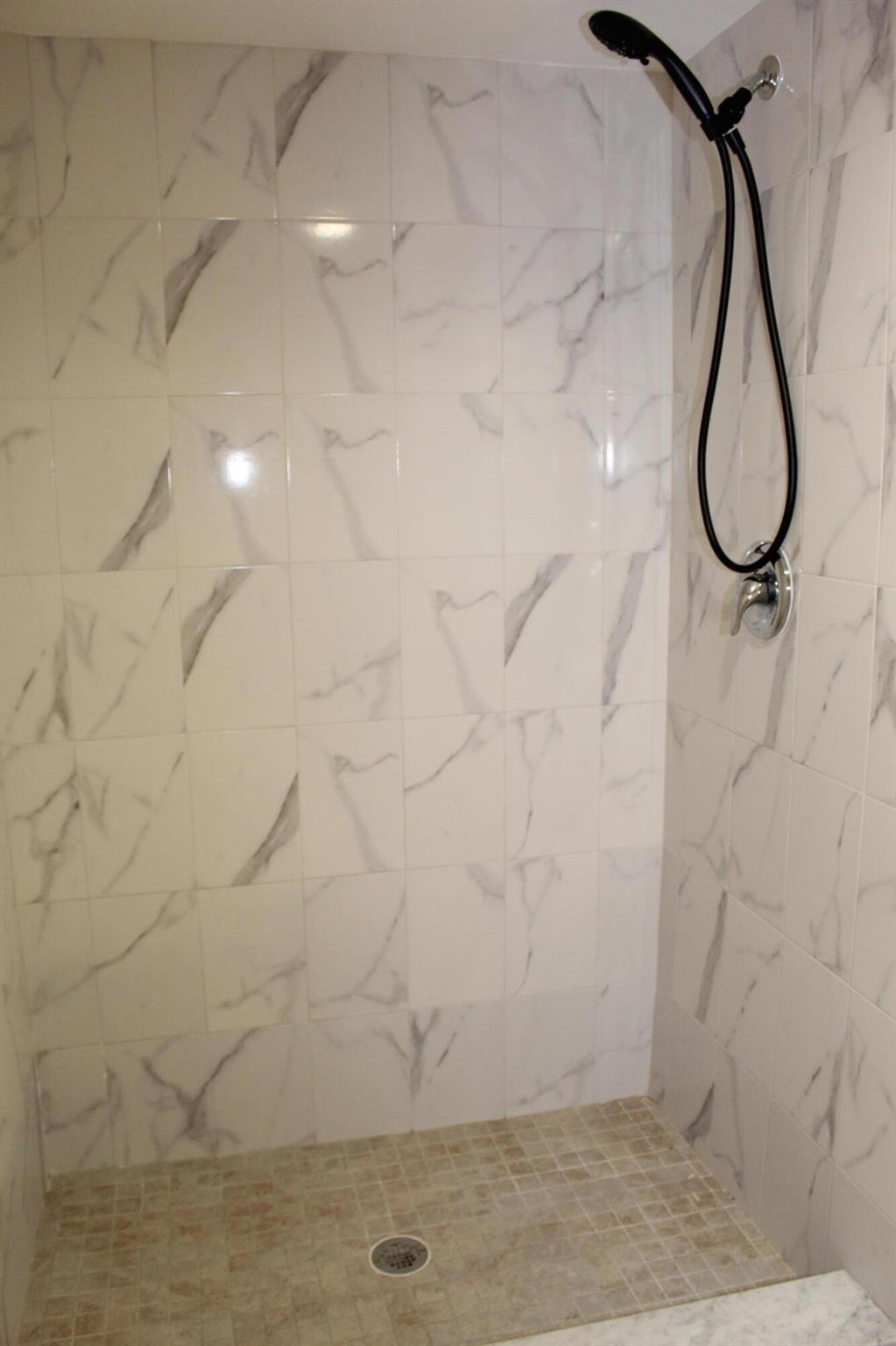 MIDPORT PLACE I, A CONDOM - Residential