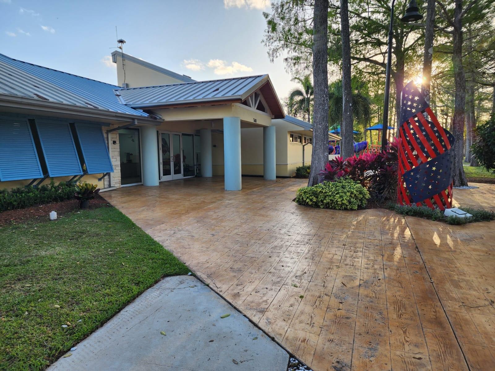SPRINGDALE LAKE - Residential