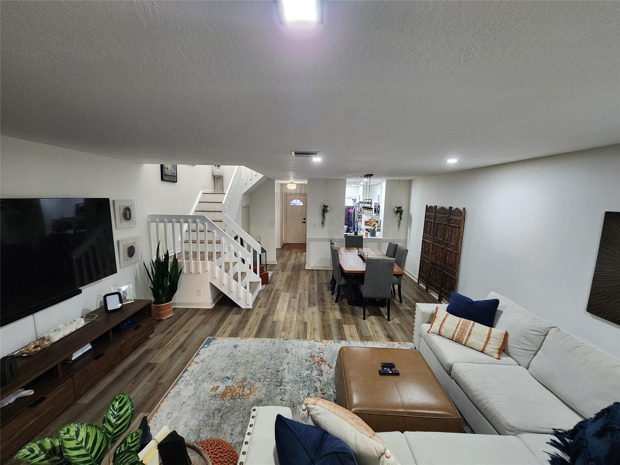 SPRINGDALE LAKE - Residential