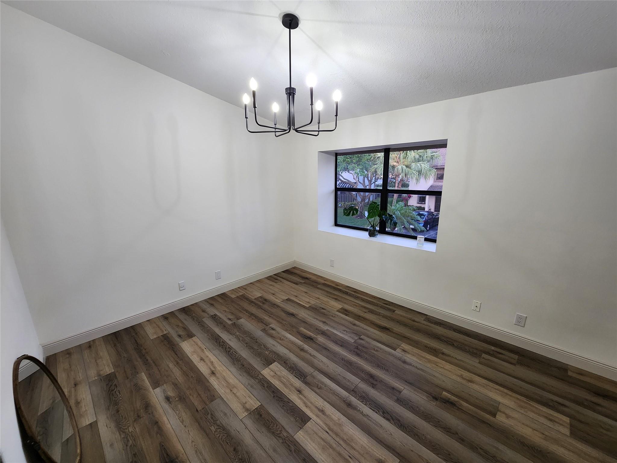 SPRINGDALE LAKE - Residential