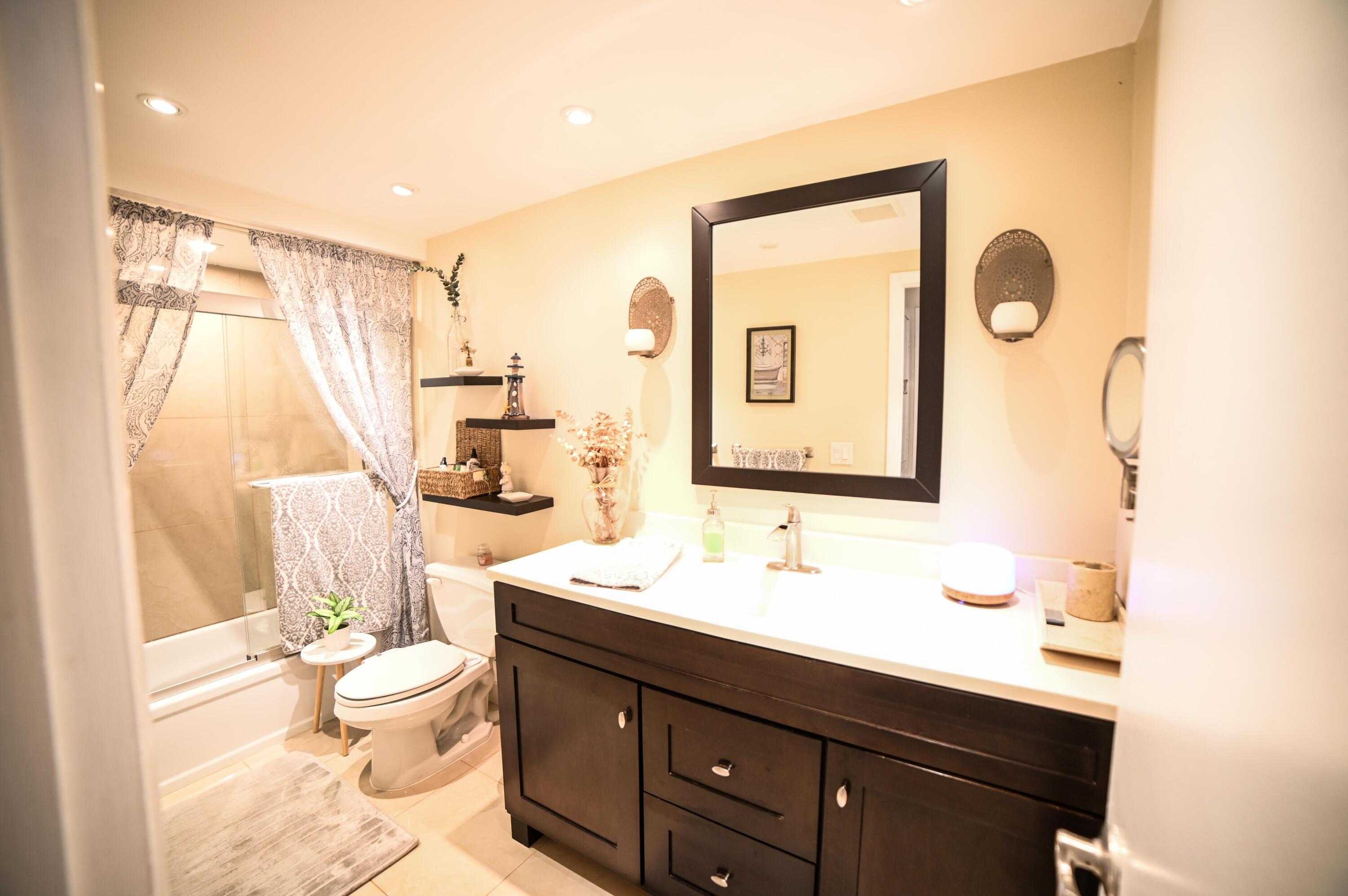 EMBASSY TOWER INC CONDO - Residential