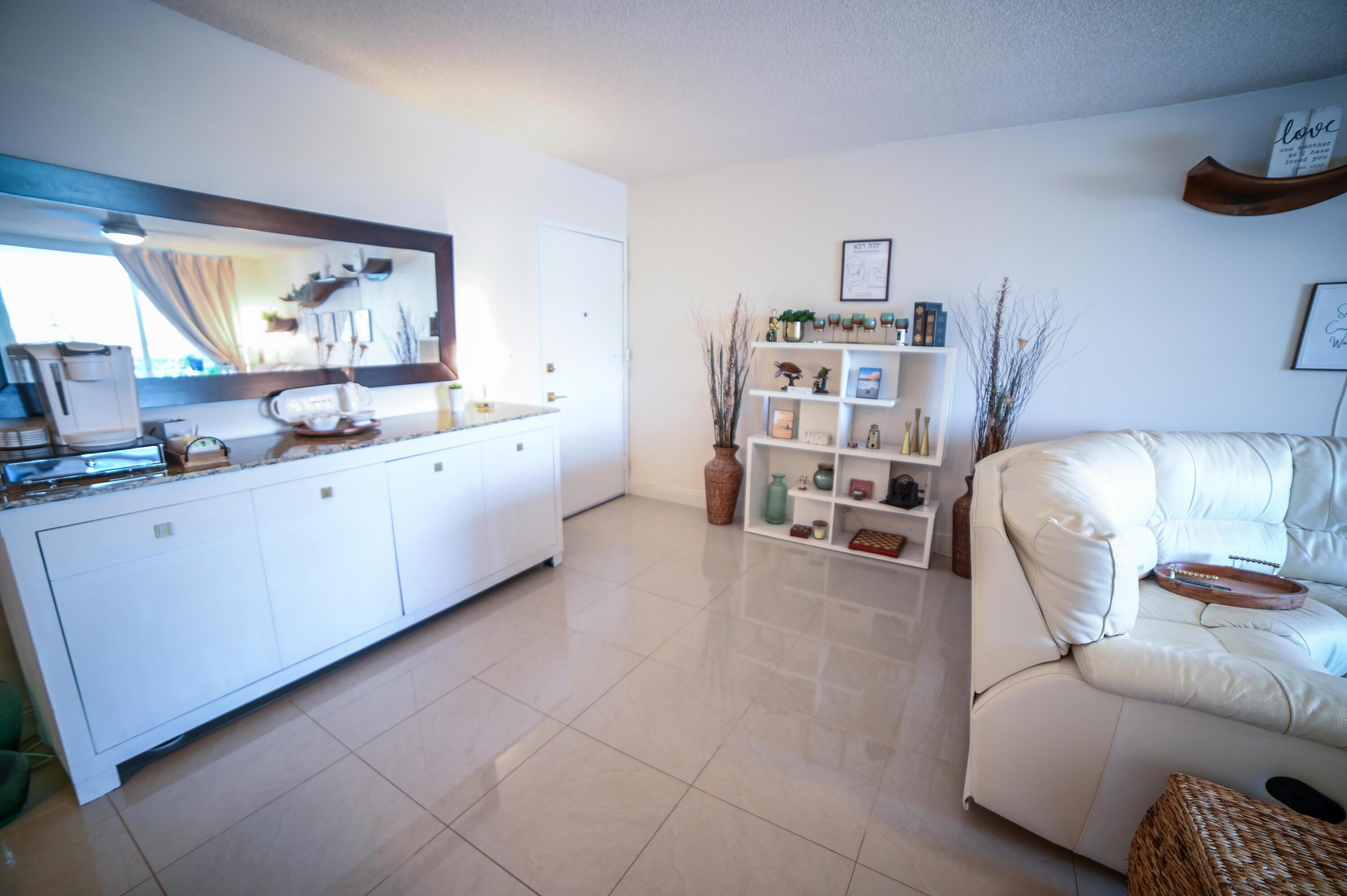 2701 N Ocean Boulevard 2f