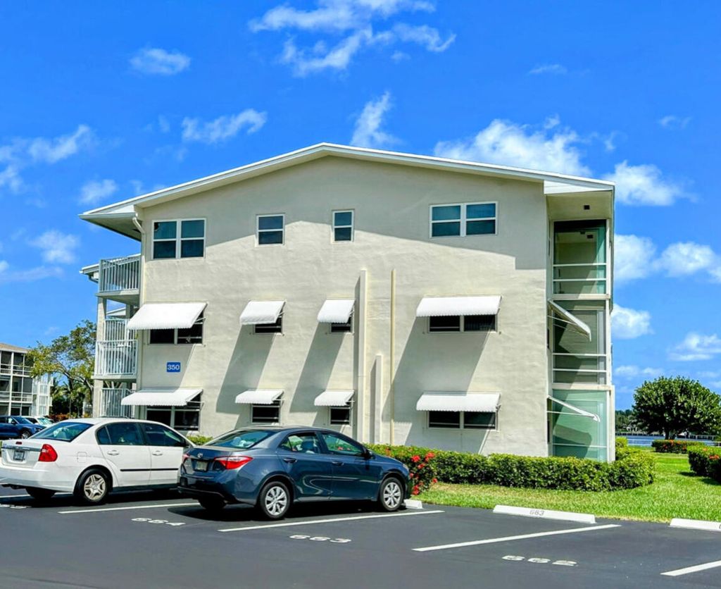 Photo of 350 Horizons E #106, Boynton Beach, FL 33435 (MLS # R11033343)