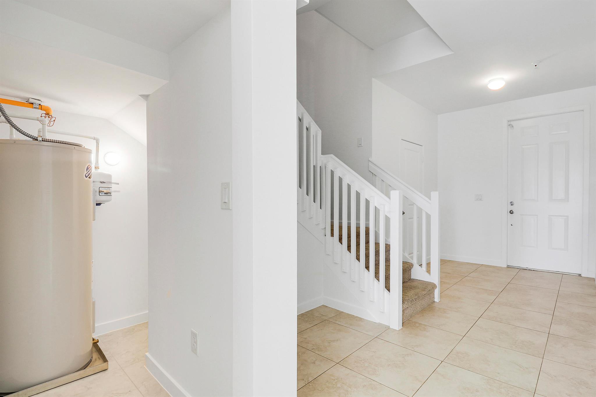 HERITAGE ENCLAVE - Residential Lease