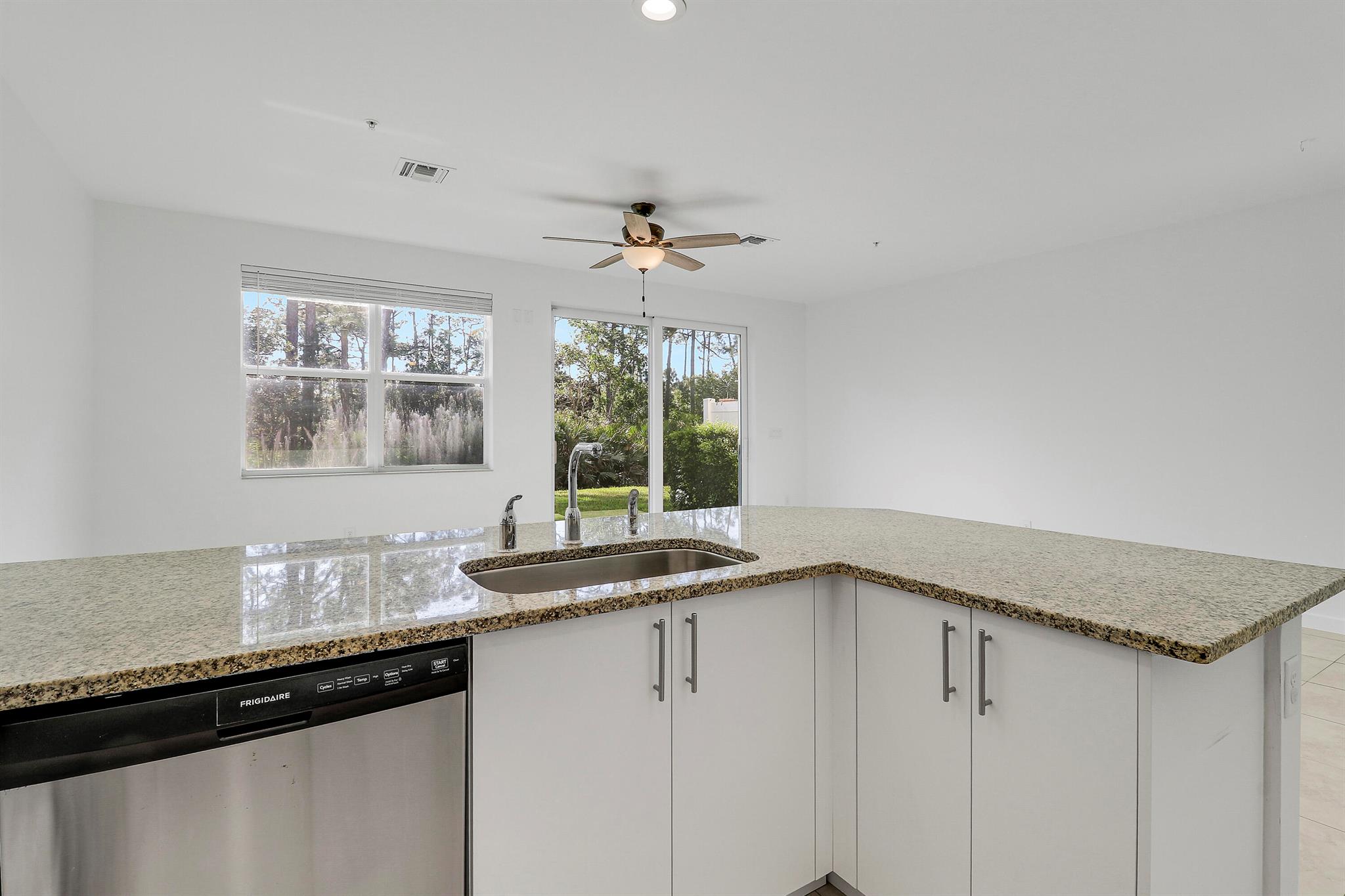 HERITAGE ENCLAVE - Residential Lease