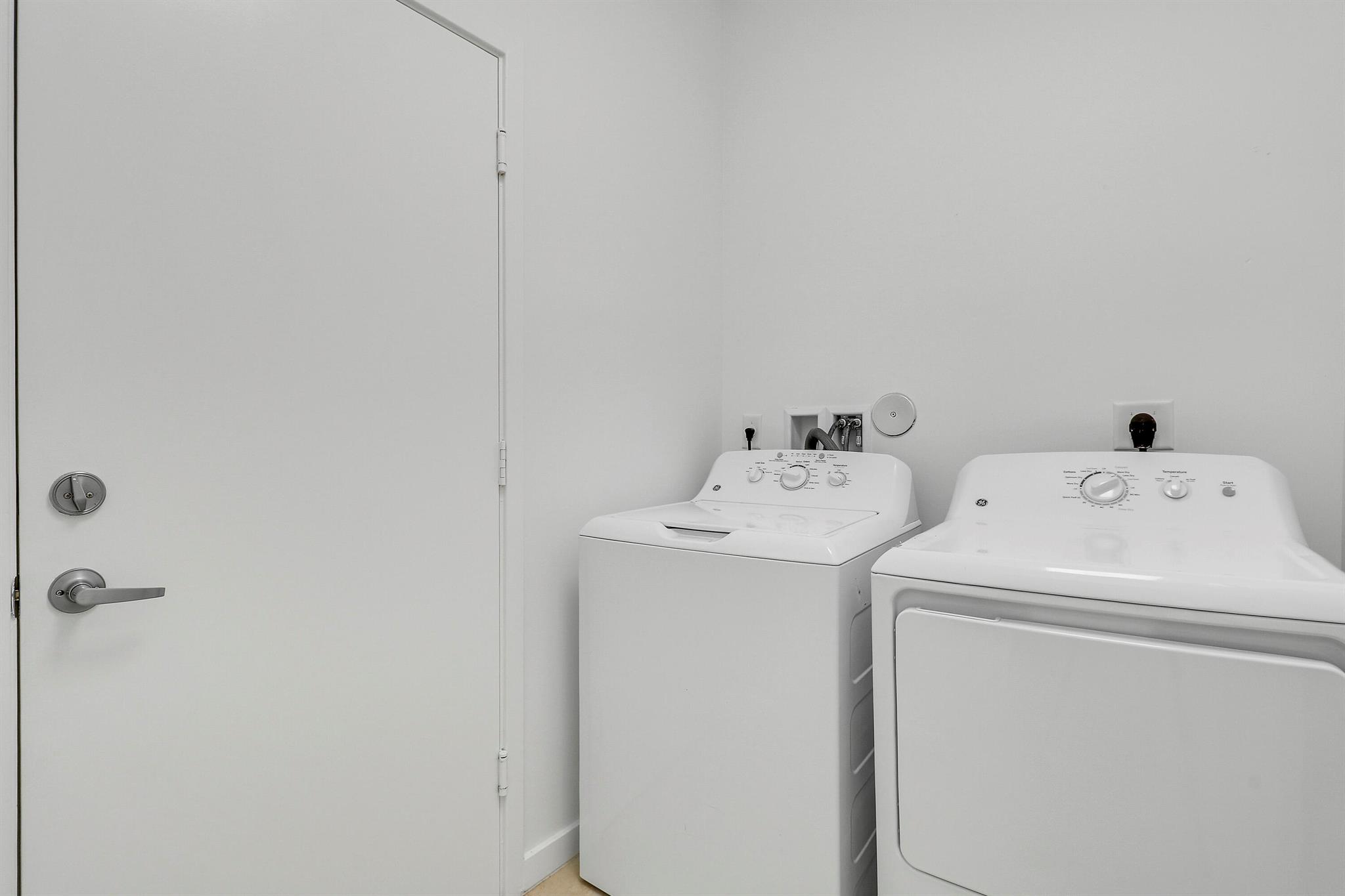 HERITAGE ENCLAVE - Residential Lease