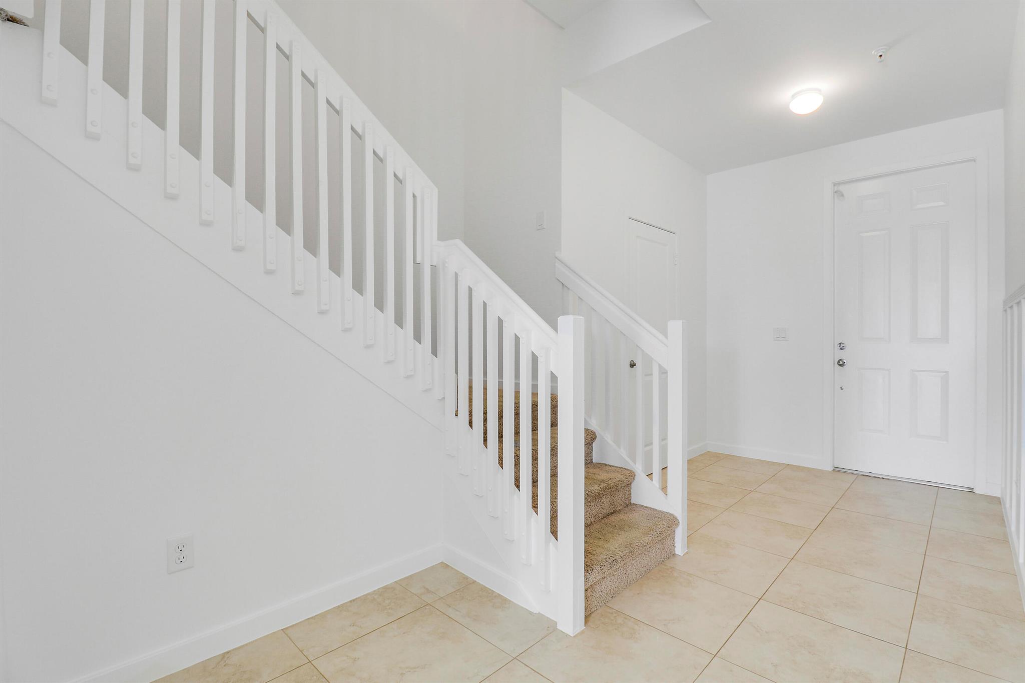 HERITAGE ENCLAVE - Residential Lease