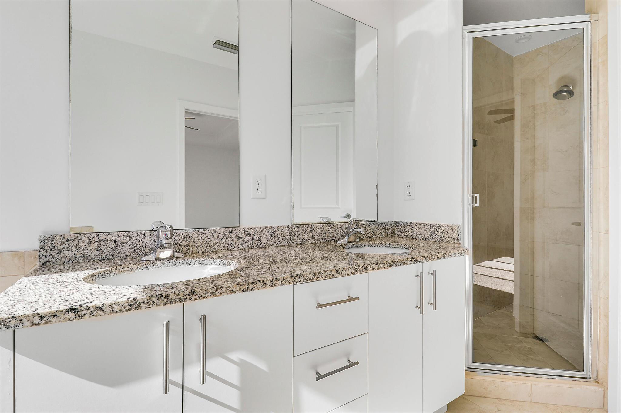 HERITAGE ENCLAVE - Residential Lease