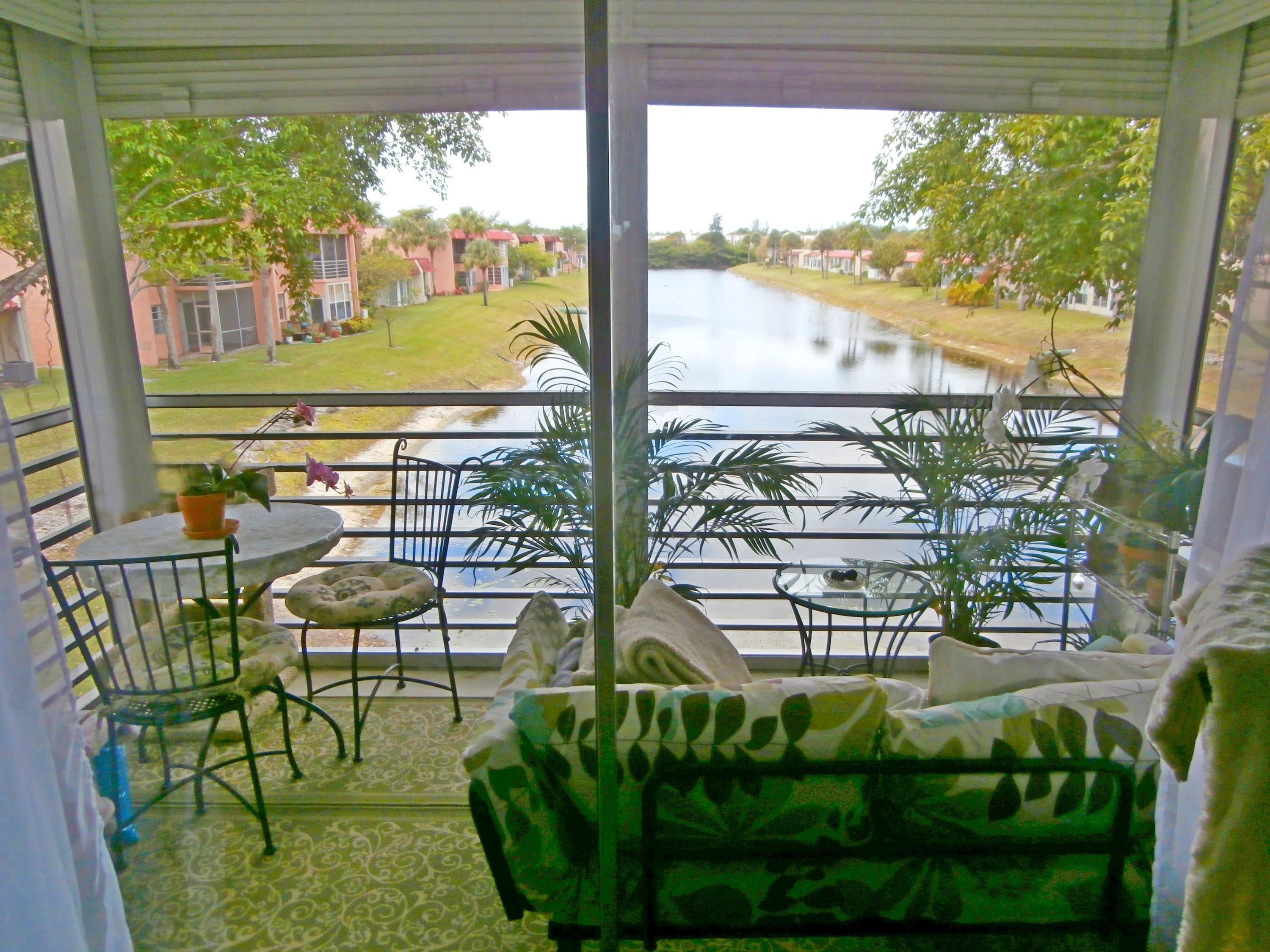 GOLDEN LAKES VILLAGE CONDO 13-D - Residential