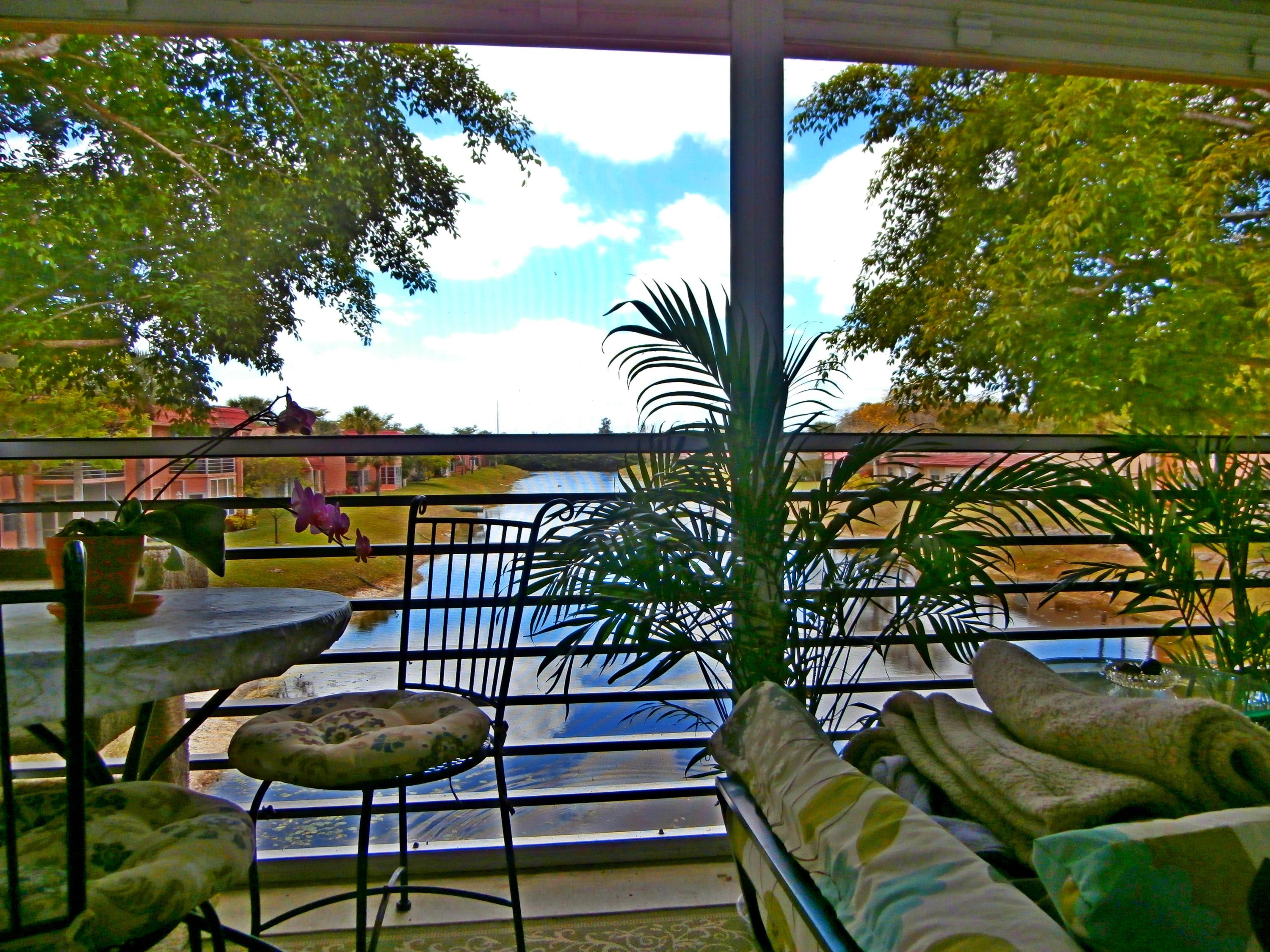 GOLDEN LAKES VILLAGE CONDO 13-D - Residential