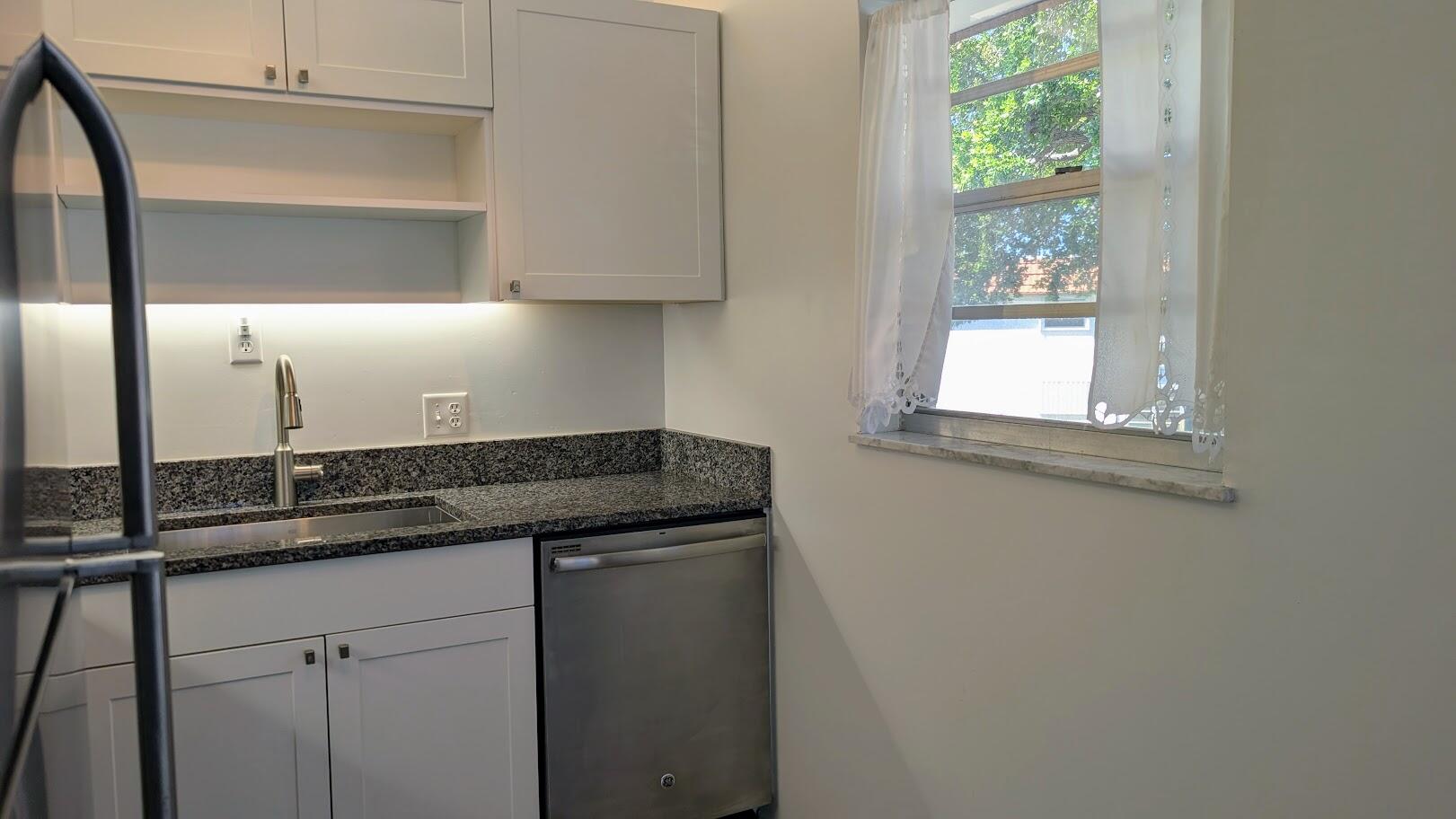 VISTA DEL LAGO CONDO - Residential Lease