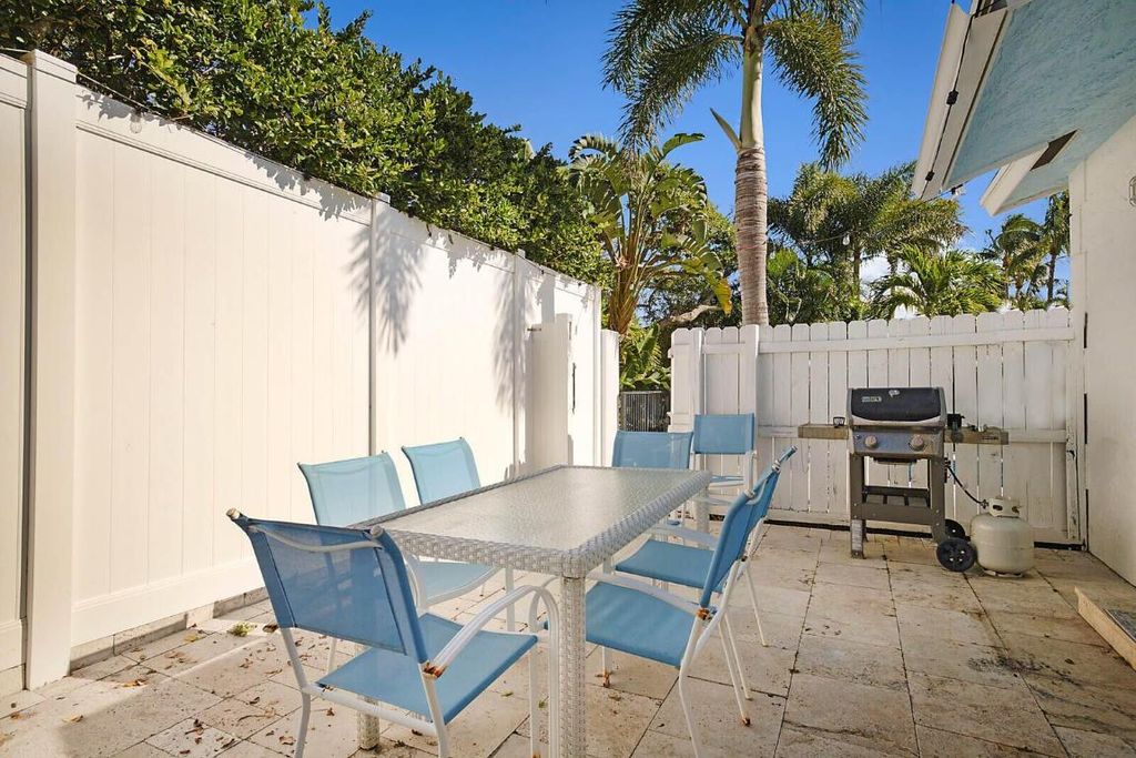 Photo of 338 NE 7th Avenue #A, Delray Beach, FL 33483 (MLS # R11108079)