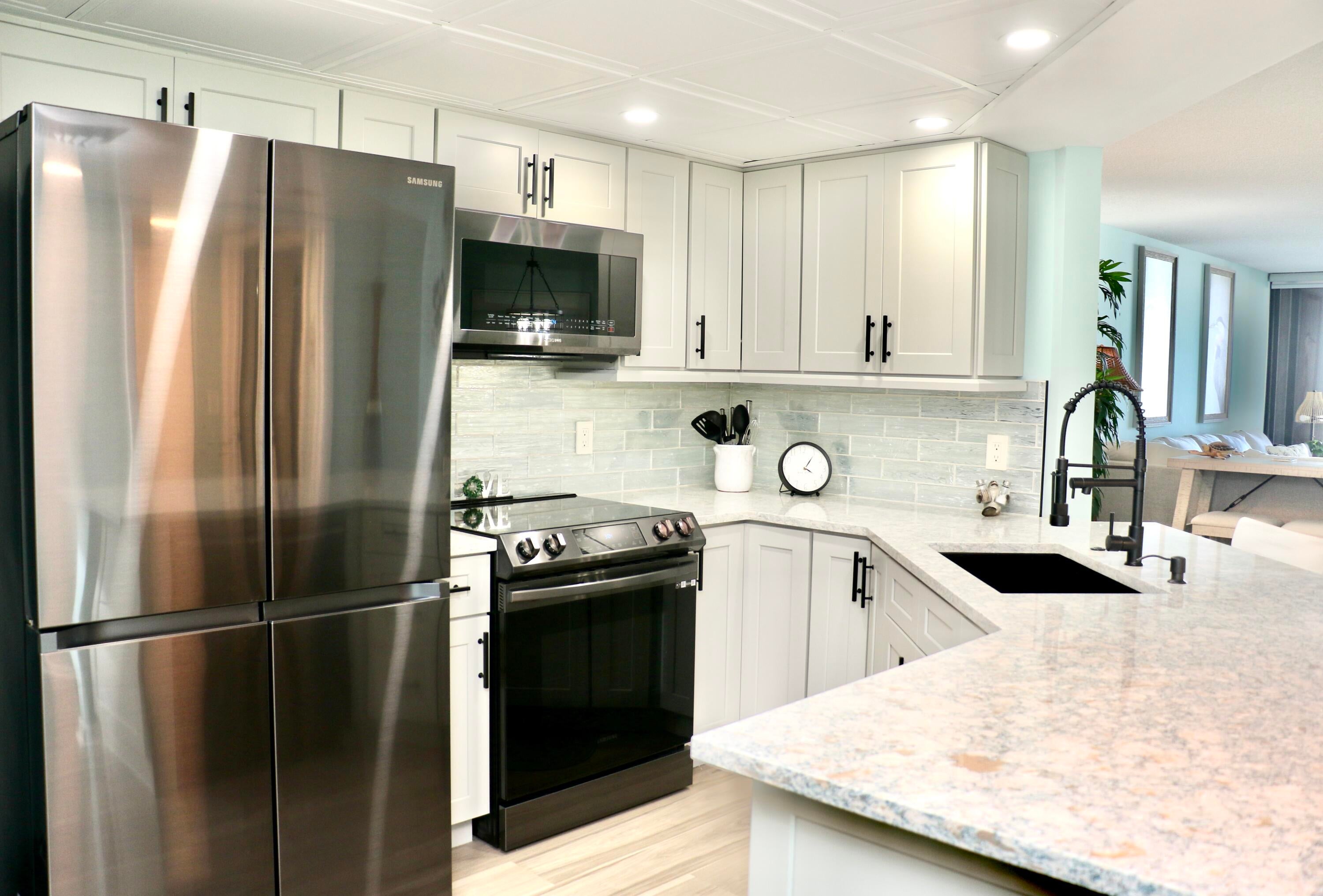 9650 S OCEAN Drive 302