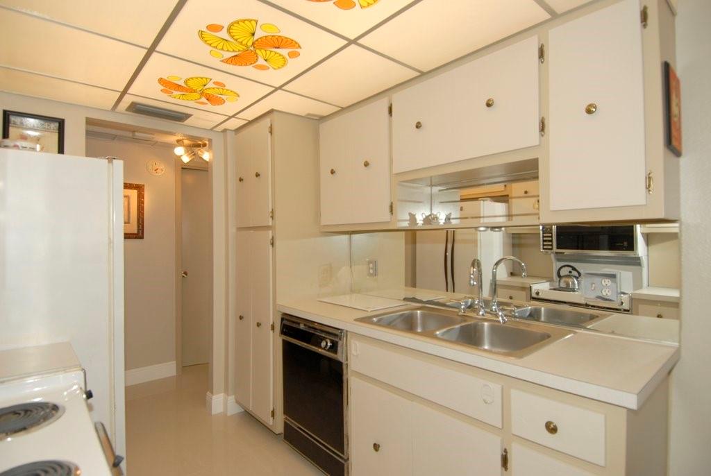 CRYSTAL TOWER - Residential