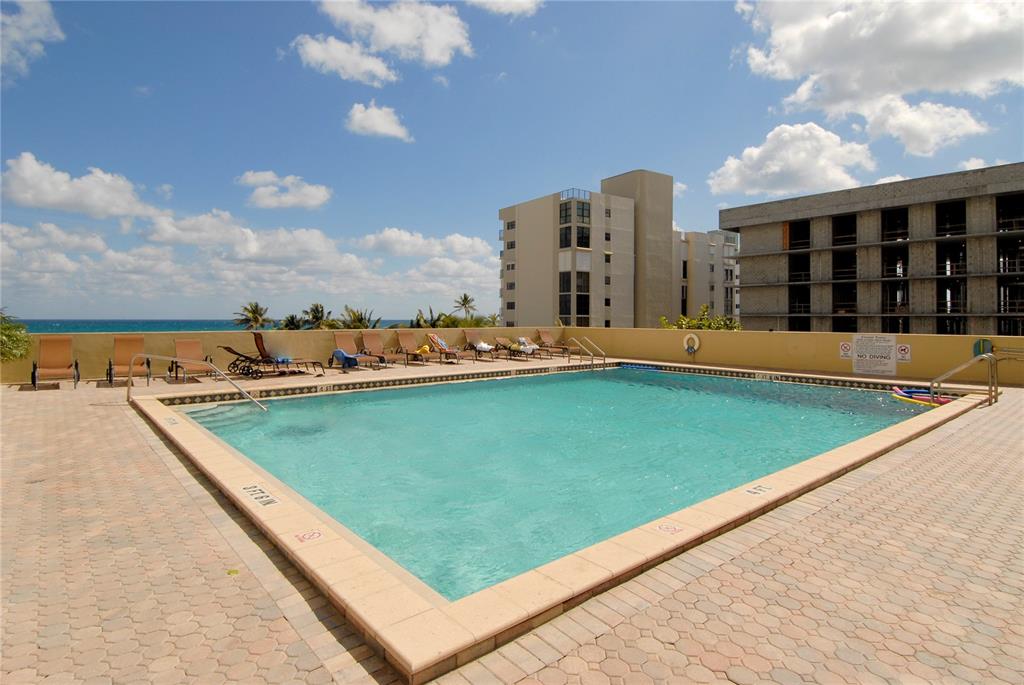 CRYSTAL TOWER - Residential