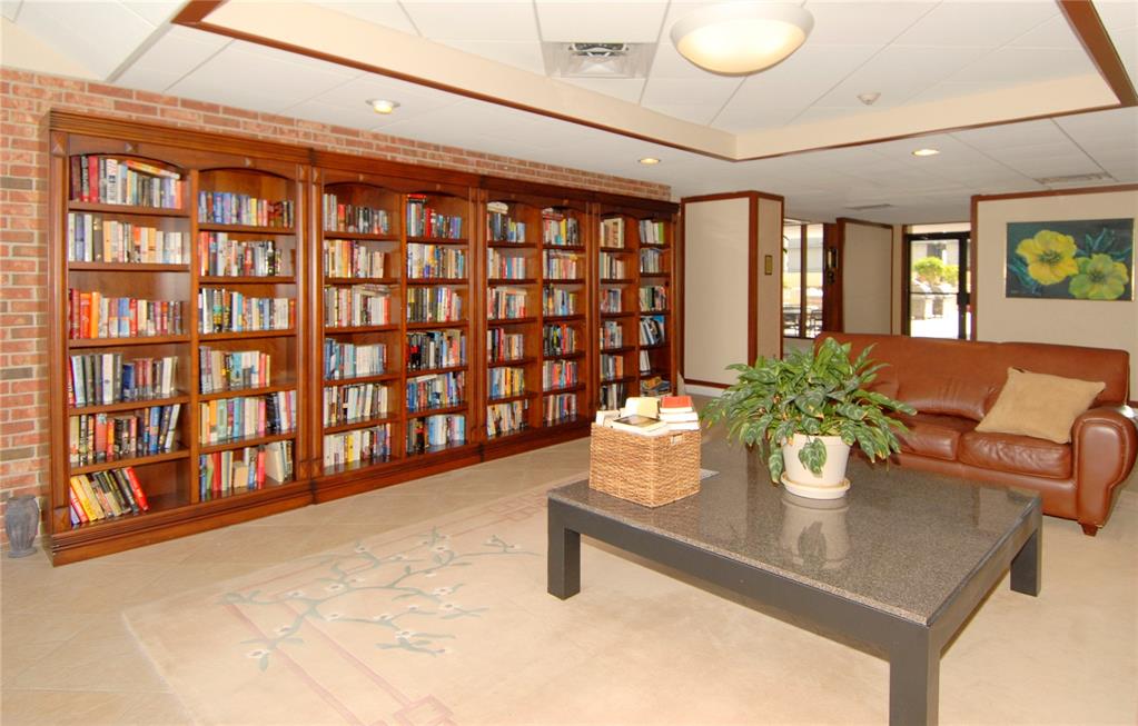 CRYSTAL TOWER - Residential