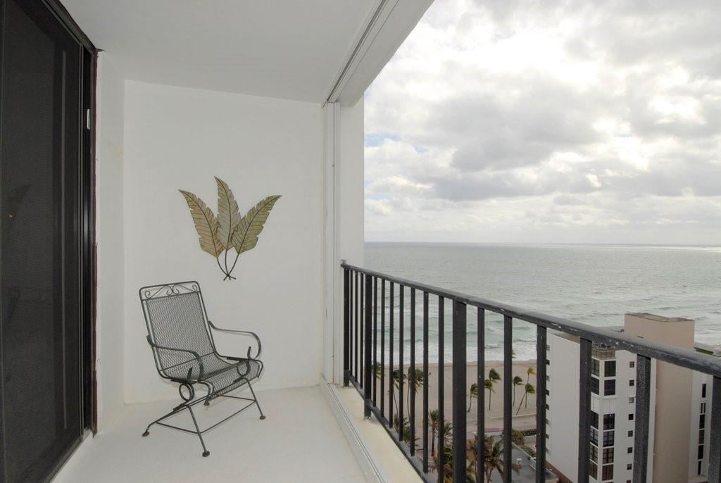 CRYSTAL TOWER - Residential