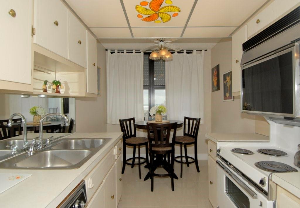 CRYSTAL TOWER - Residential