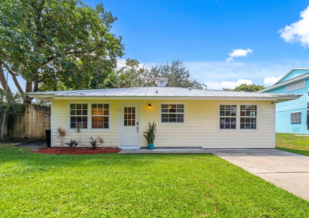 Photo of 604 SW 11th Court, Palm City, FL 34990 (MLS # R11001632)