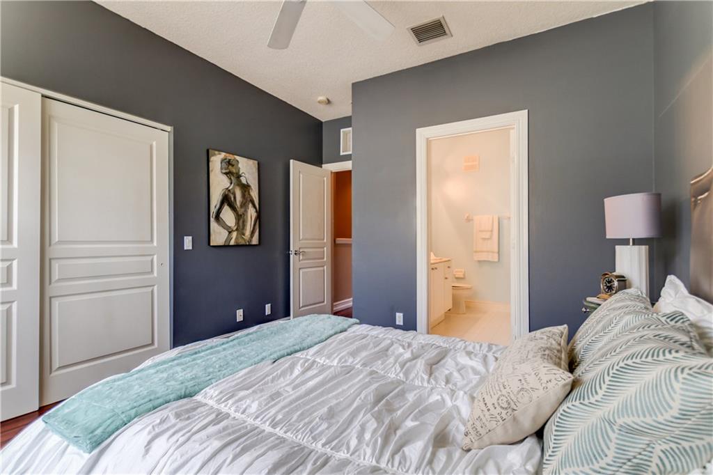 EAST VILLAGE - Residential