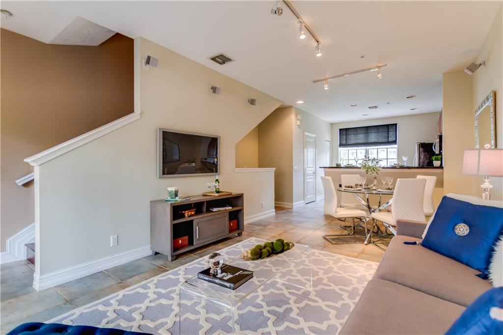 EAST VILLAGE - Residential