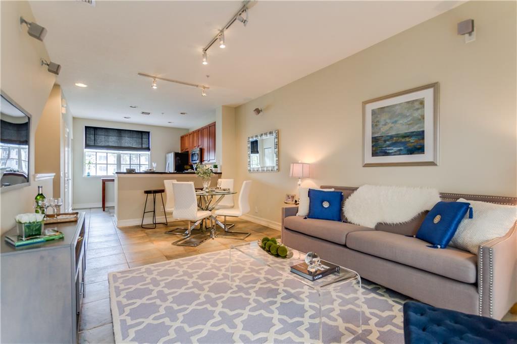 EAST VILLAGE - Residential