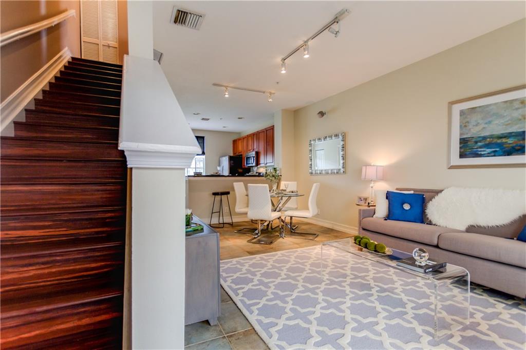 EAST VILLAGE - Residential