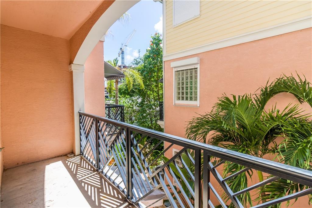 EAST VILLAGE - Residential