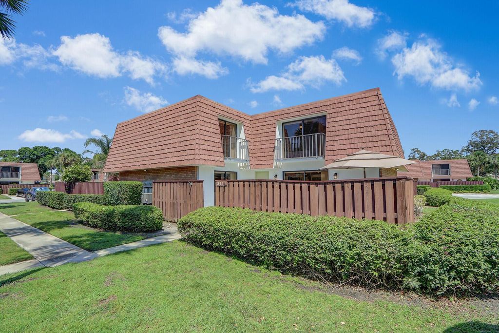 Photo of 3711 SW Sunset Trace Circle, Palm City, FL 34990 (MLS # R10985607)