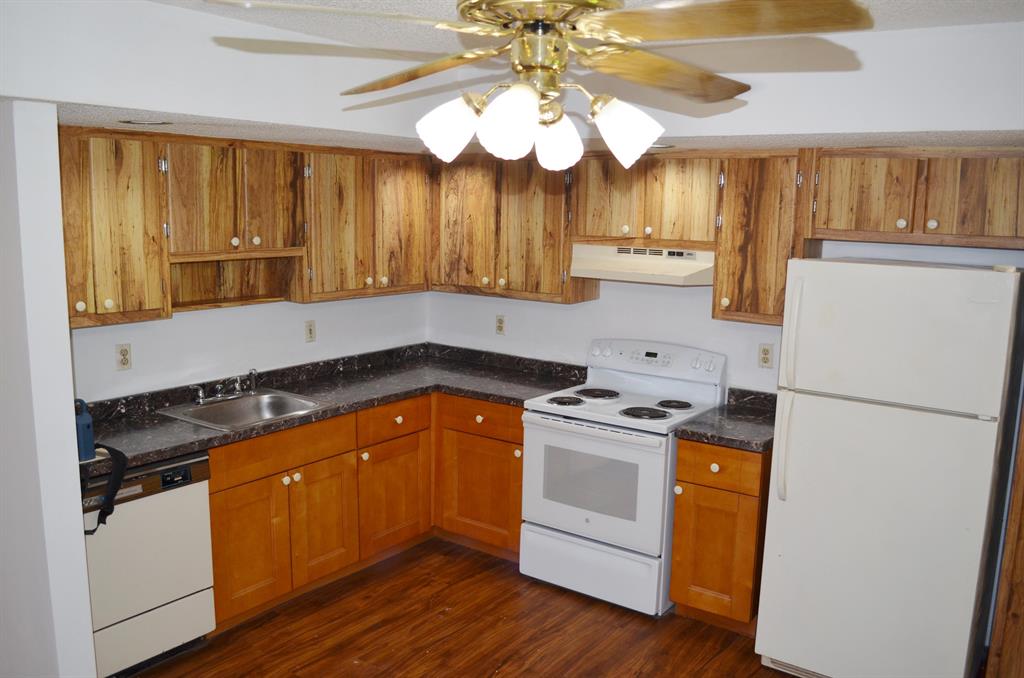 LAS VERDES / OLIVE LEAF CONDO - Residential