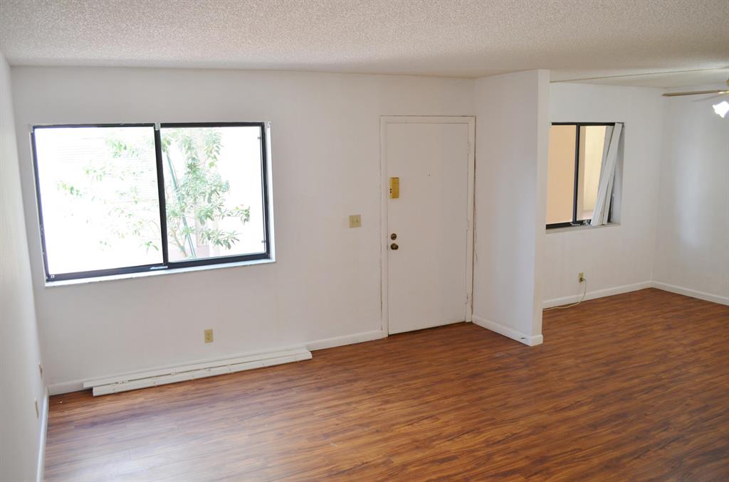 LAS VERDES / OLIVE LEAF CONDO - Residential