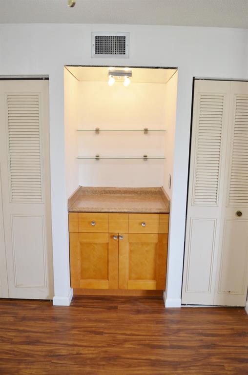 LAS VERDES / OLIVE LEAF CONDO - Residential