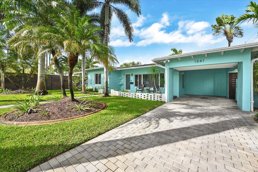 Photo of 1541 NE 16th Terrace, Fort Lauderdale, FL 33304 (MLS # R11129212)