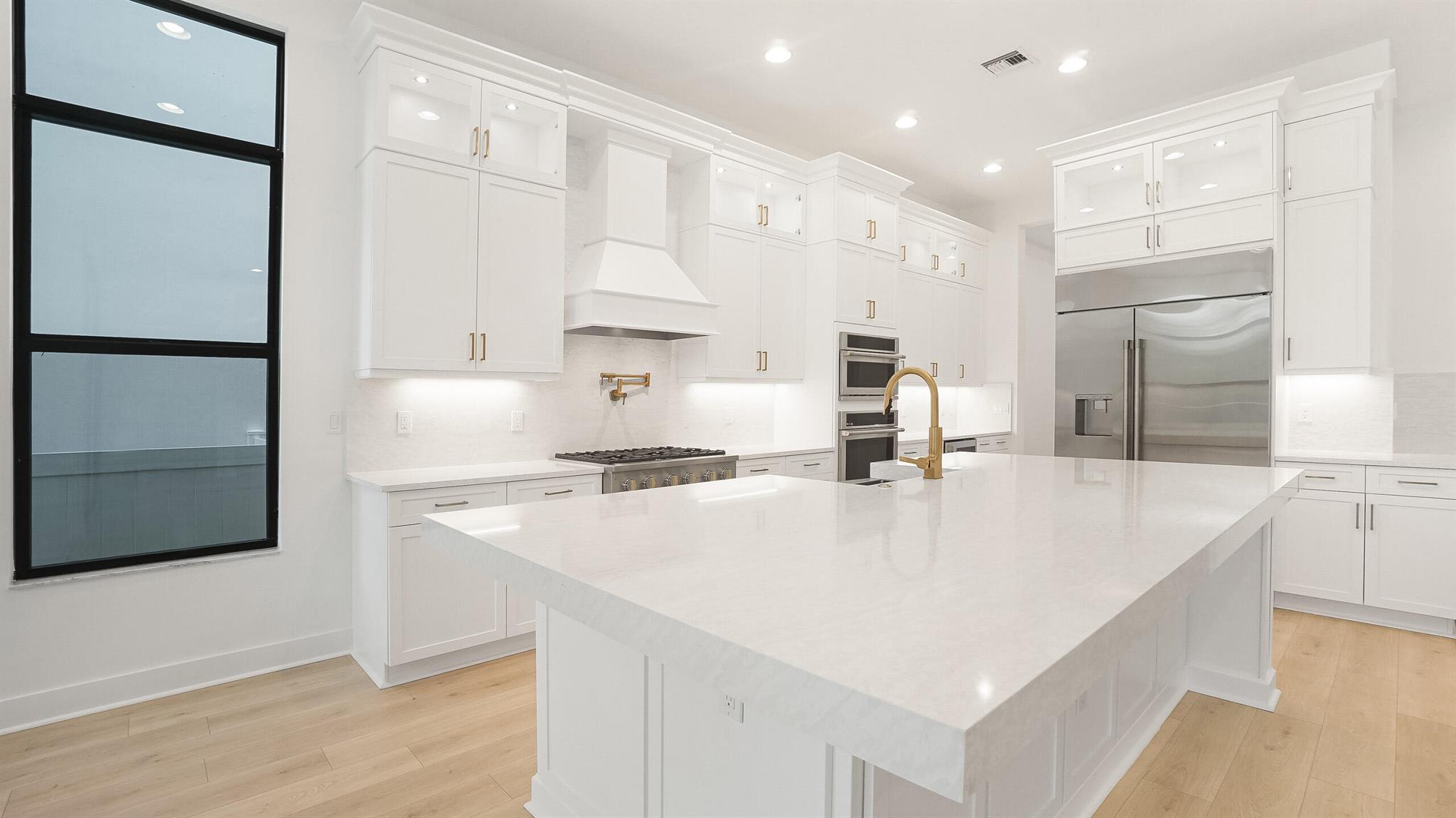 ALTON NEIGHBORHOOD - Residential